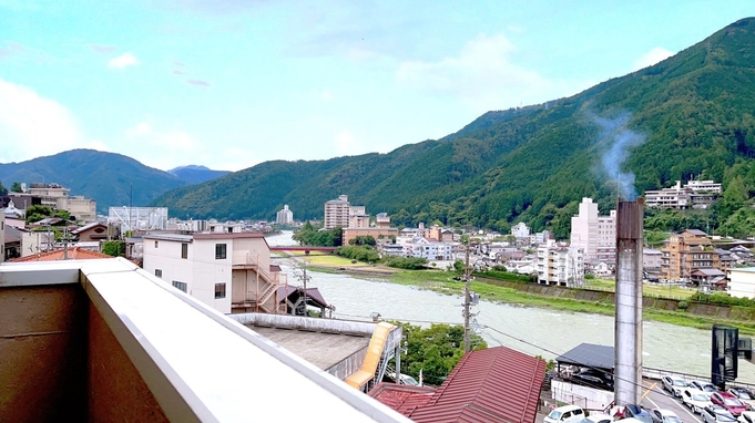 ［最安5，500円×素泊まり］下呂でも希少な源泉かけ流し温泉×温泉街を食べ歩き